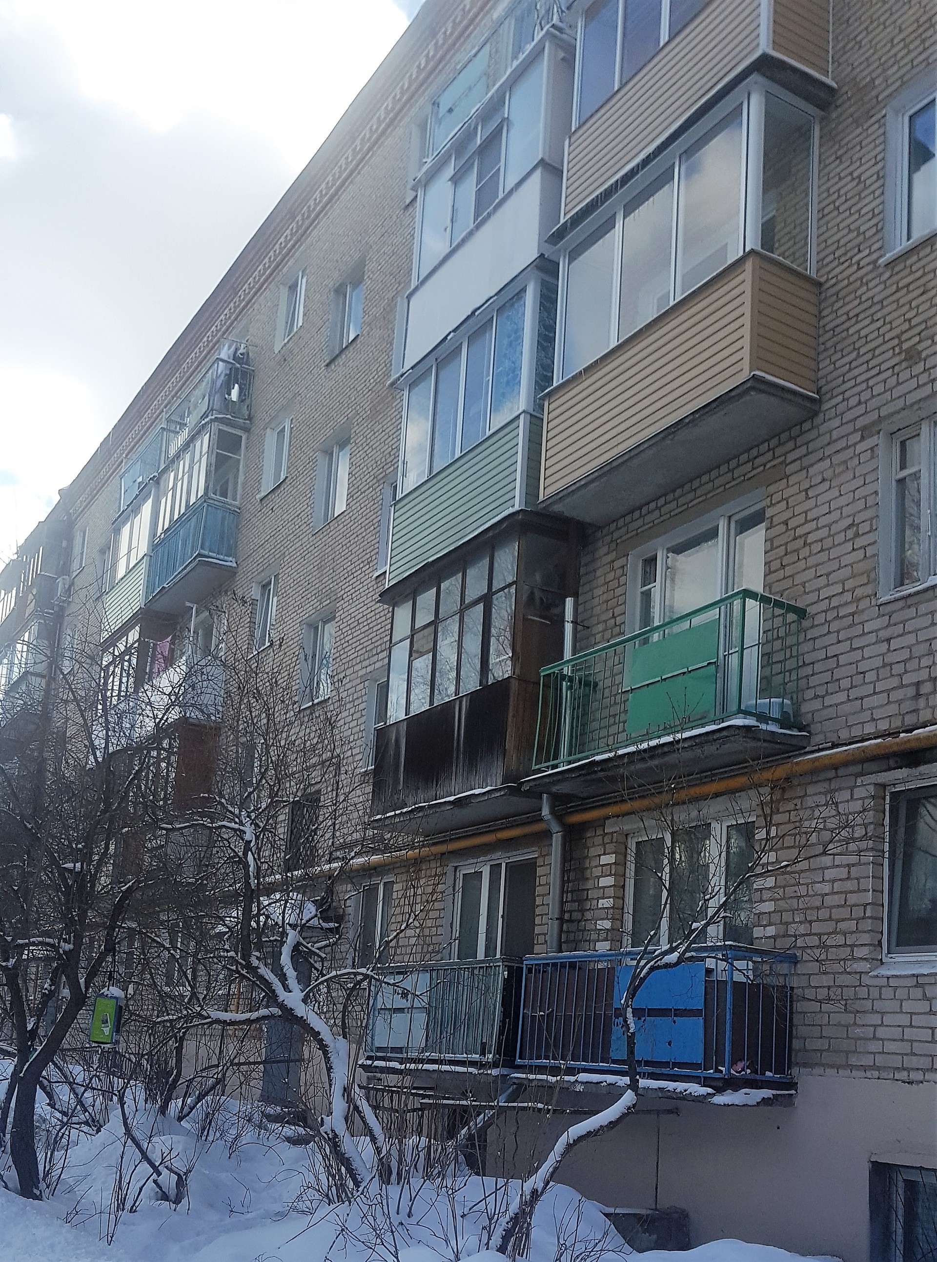 Купить 2-комнатную квартиру, 45 м² по адресу Московская область, Сергиев  Посад, Воробьёвская улица, 33, 1 этаж за 2 950 000 руб. в Домклик — поиск,  проверка, безопасная сделка с жильем в офисе Сбербанка.