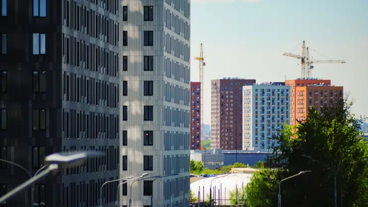 Количество нотариальных сделок с жильем в России за полгода увеличилось на 9%