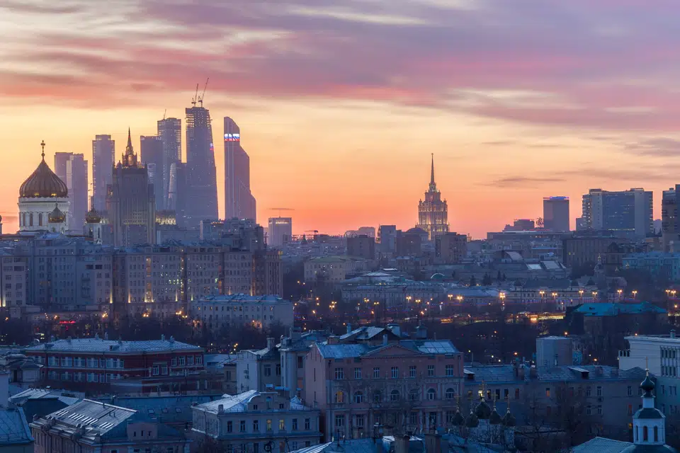Жители Москвы смогут проверить законность апартаментов через чат-бот