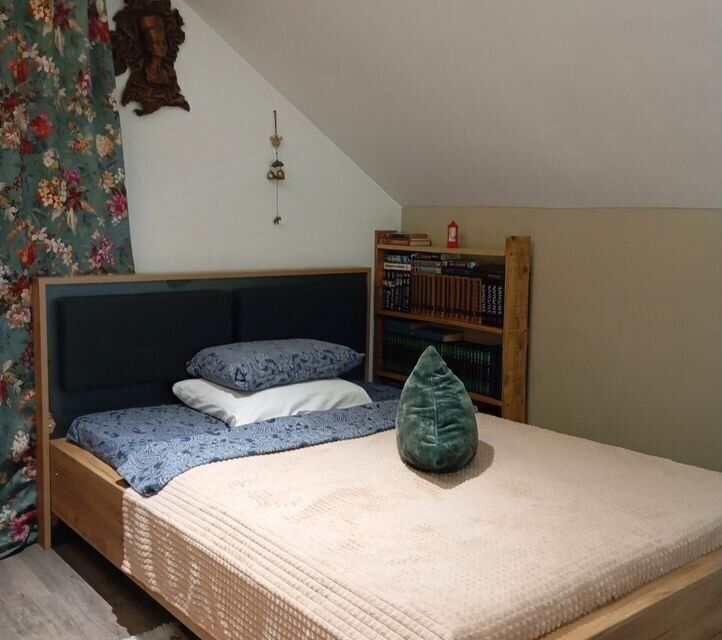 Сахара - уютная комната с балконом в мансарде частного дома