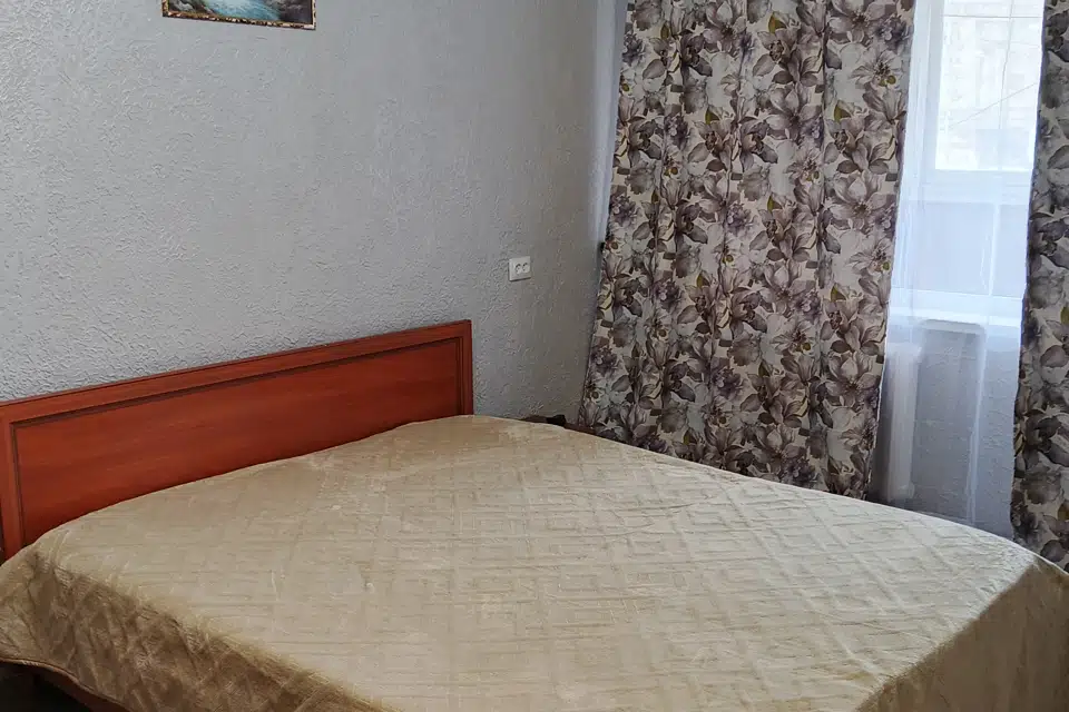 Посуточно 1комн. квартира в 5 минутах ходьбы до Набережной.
