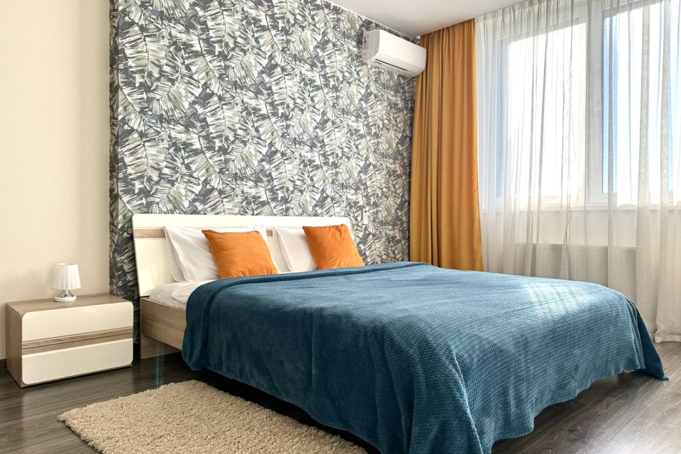 Яркие апартаменты в центре с красивым видом на город