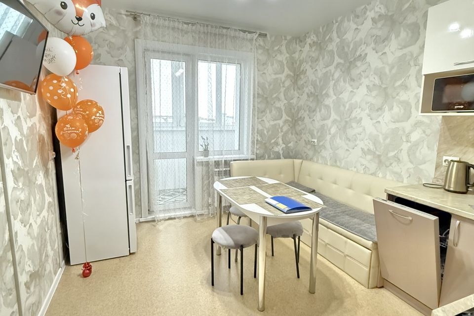 6 спальных, Район Янтаря и детской областной на Ленина. 