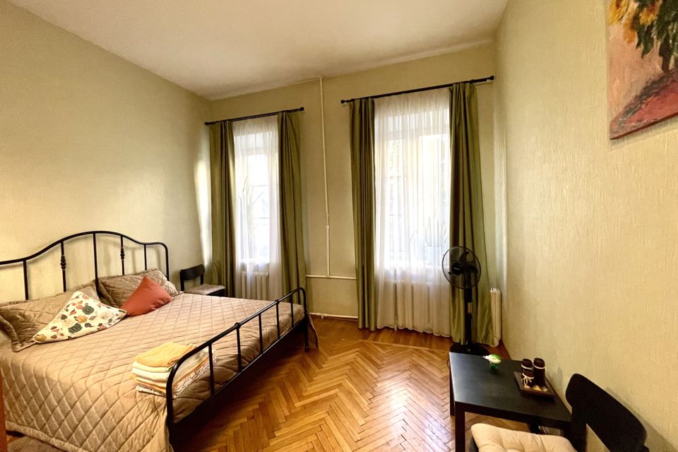 Просторная квартира рядом  с Невским проспектом