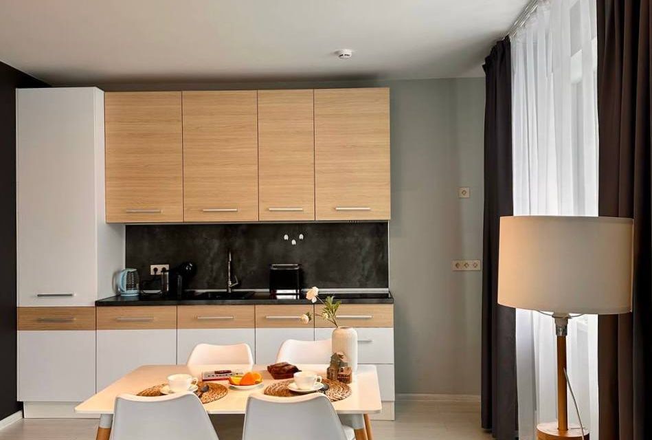 АпартУют 45 с видом на стадион и Средний проспект В.О 