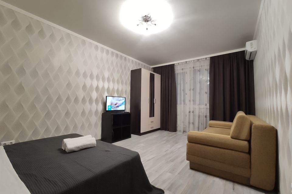 1-комнатная квартира в 7 минутах пешком от метро Пражская.