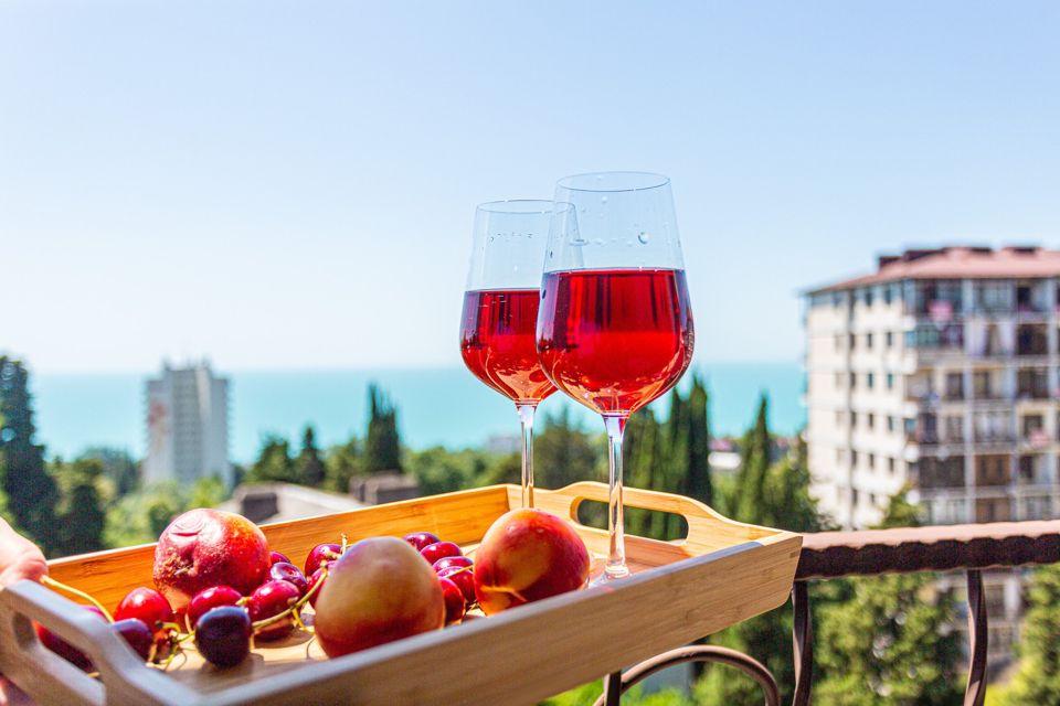 Двухкомнатная квартира с балконом и видом на море ЛаМар 