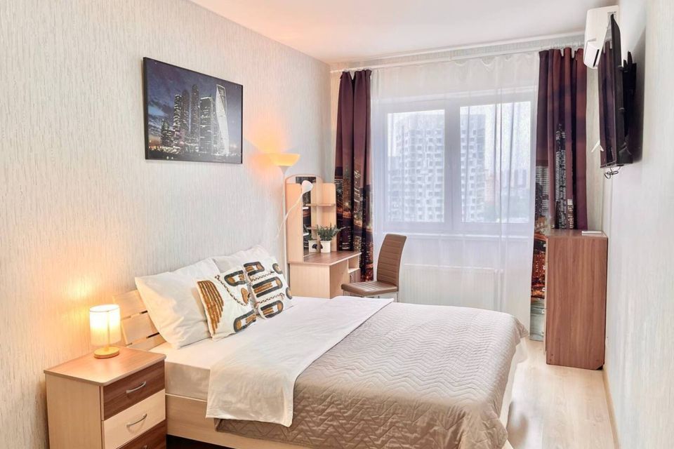 Евродвушка Апарт Гулливер с лоджией в центре