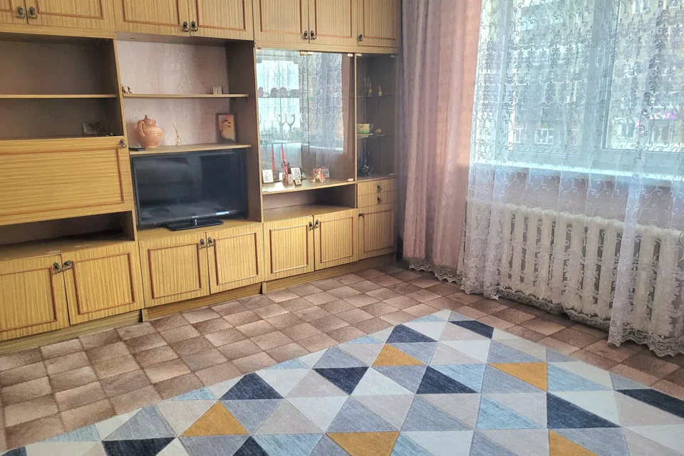 2ком на Ладо Кецховели 