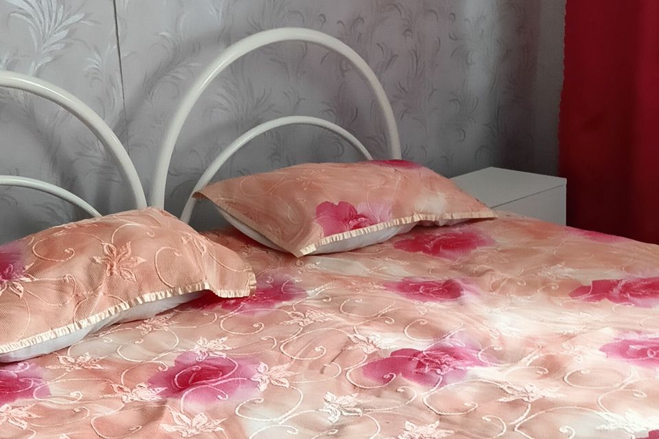 Отдельный дом с двумя спальнями. Тихий район у парка.