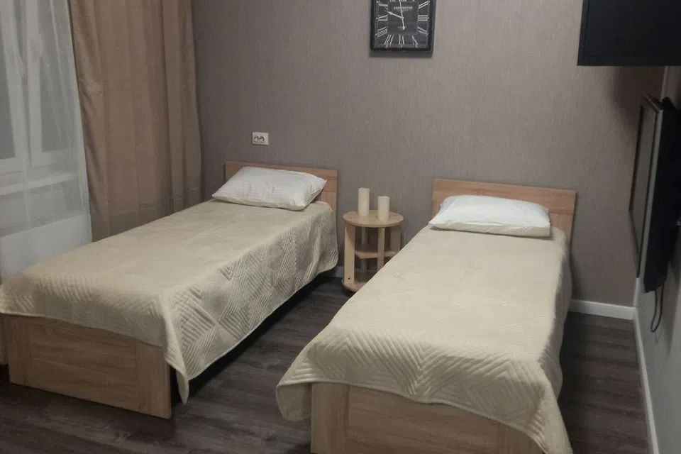 Студ. Сазонова 49м², 3 кровати, 4м