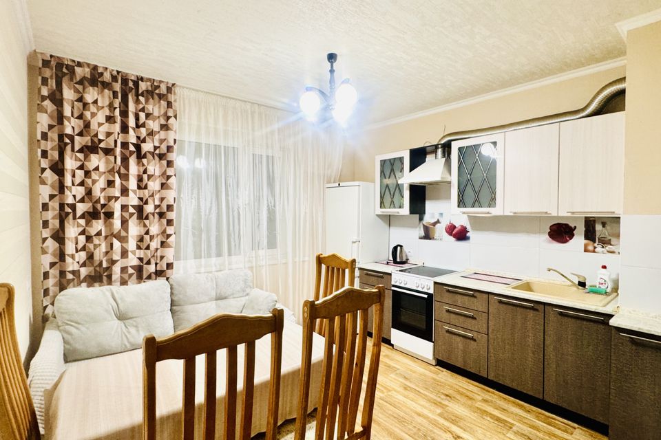 Апартаменты на проспекте Врача Сурова 24