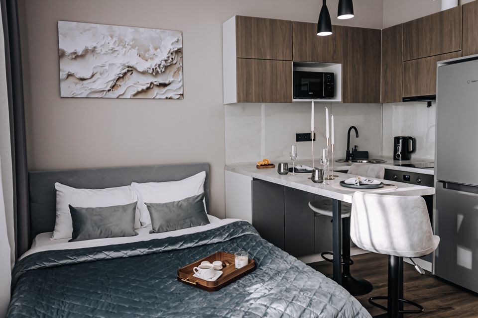 Студия с дизайнерским ремонтом