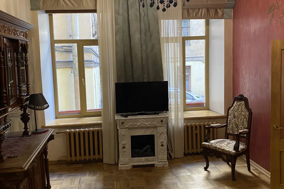 Уютная отдельная двухкомнатная квартира в центре.