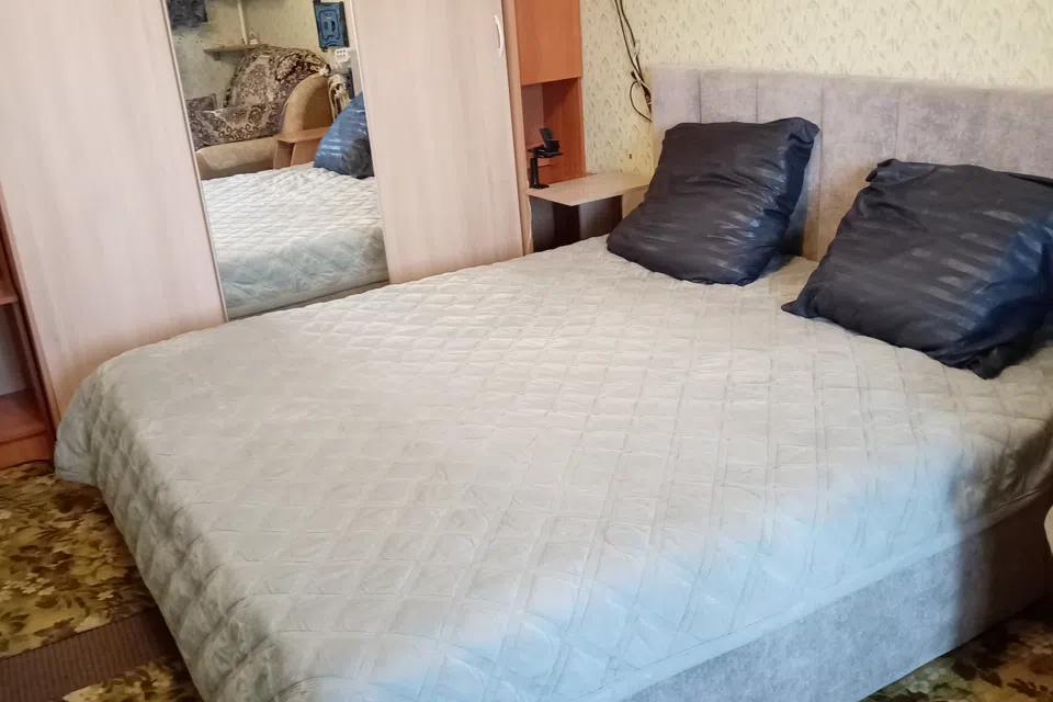 45 секуд от метро, но не шумно, не Шан-Хай