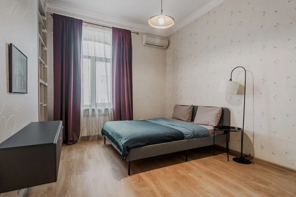 УНИKАЛЬНAЯ АTМОСФЕРHАЯ KВАPТИPA B CAMOM CEРДЦЕ ГОPOДA