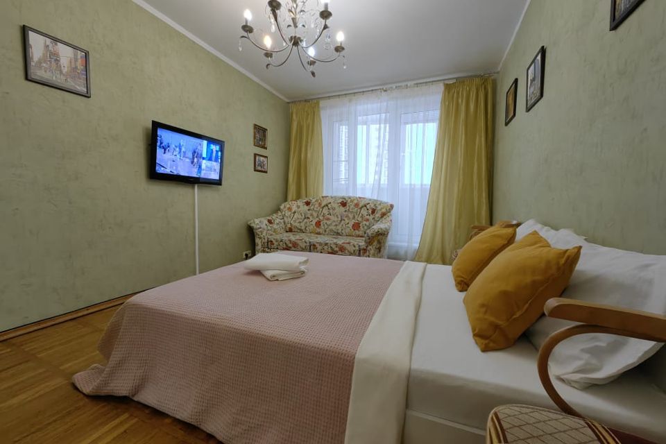 2-комнатная квартира в 7 минутах пешком от метро Пражская.