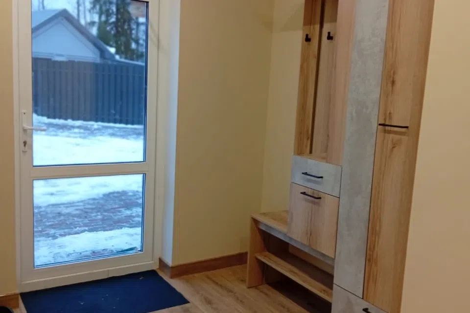 Уютный дом у леса