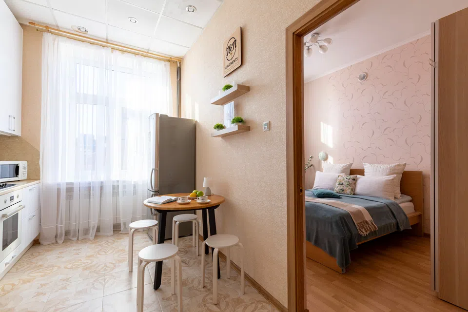 JN Apartments. Двухкомнатные апартаменты с джакузи