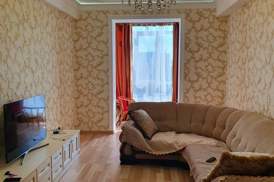Двухкомнатная квартира с евроремонтом в 99 метрах от моря