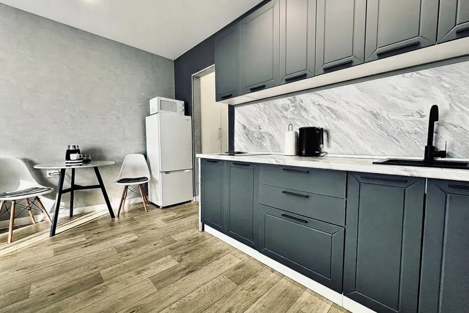 FlatRoom в центре на 13 этаже для 2 гостей