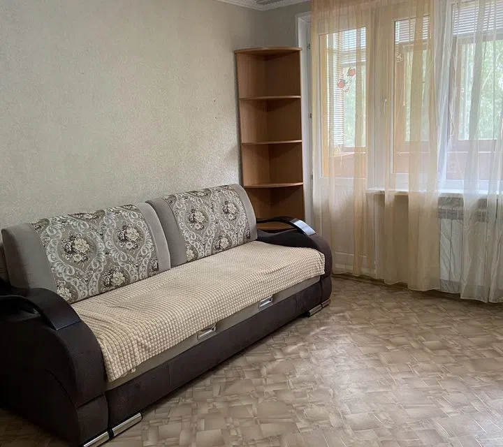Уютная квартира в 12-м микрорайоне, 33