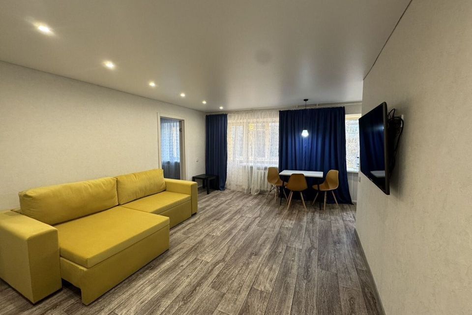 Уютная пpoсторнaя cтудия c oтдeльнoй спальней