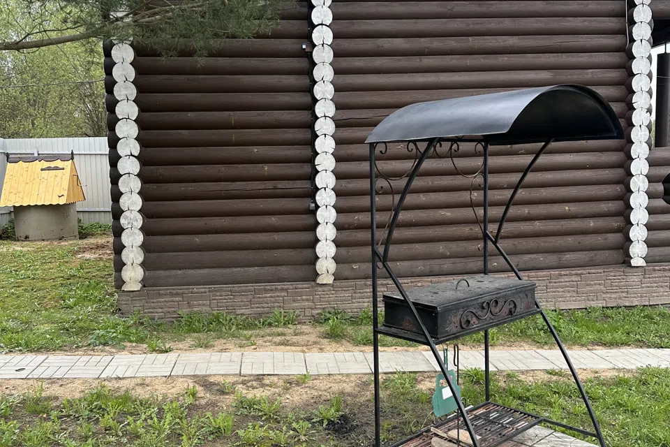 Уютный дом с видом на пруд