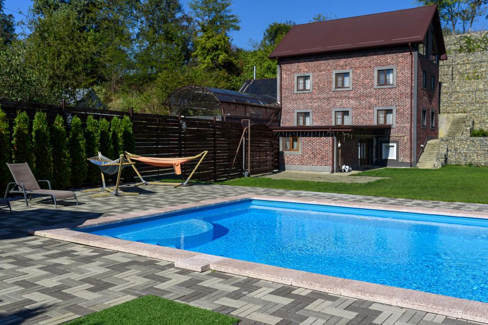 Гостевой дом с бассейном в горах Адыгеи