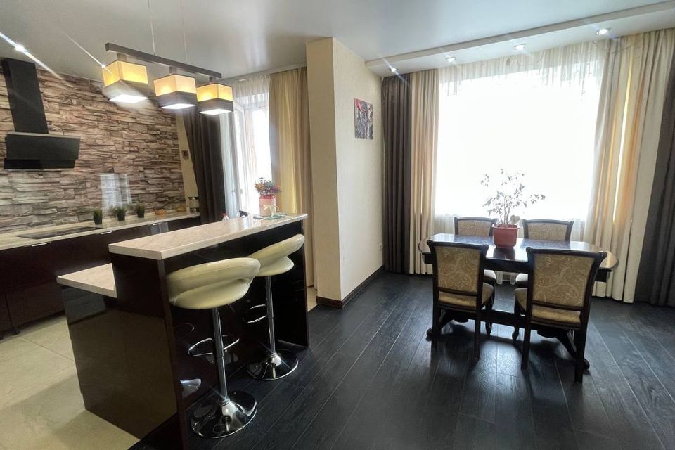 Дизайнерская 3х комнатная квартира в центре города 