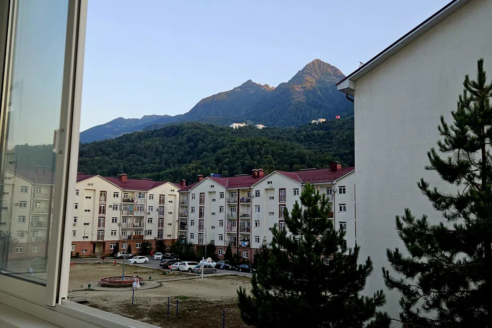 Люкс с 2 комнатами и балконом - Golden Holiday апартаменты 