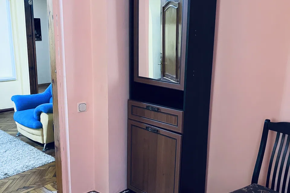 Уютная 3х комнатная квартира с видом на парк .