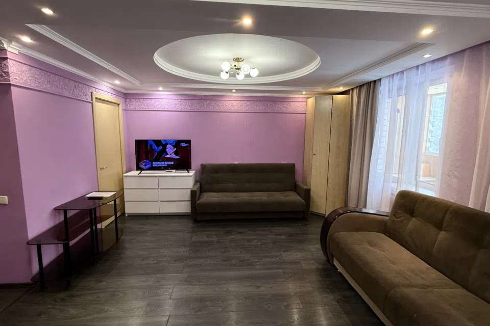 1-к. квартира 40 м, 3 кровати