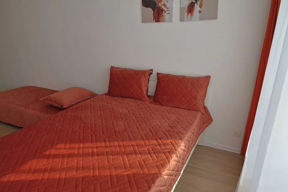 Студ.Стрелковский, Студия, 32 м², 2 кровати, 3м,