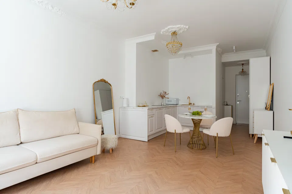 Студия RoomyRoom Белая Орхидея