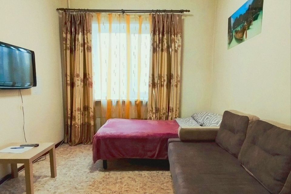 Уютная квapтира у caмoгo бepeга реки Усa