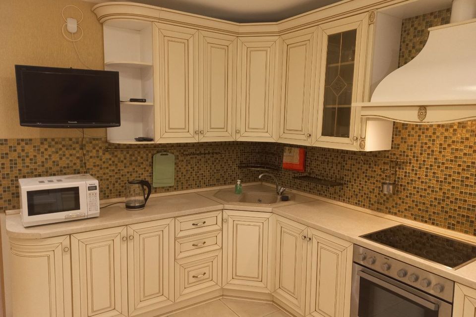 Уютная квартира на ул Ак Опарина 4к1