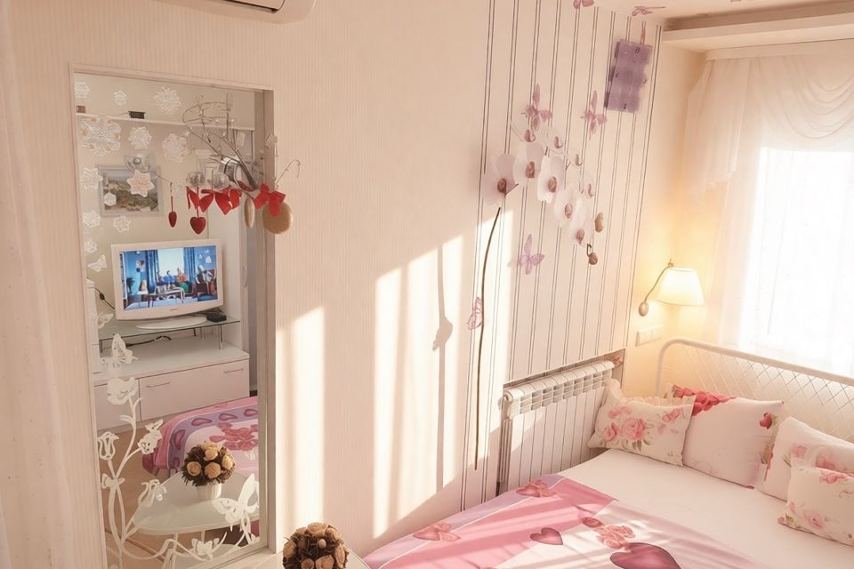 Центр,2 кровати ,ремонт, метро Заречная-200 метров.