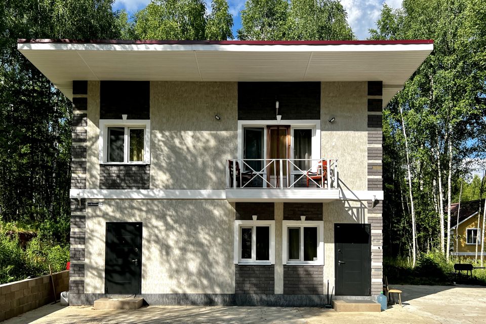 Роскошный двухэтажный коттедж с собственной легендой