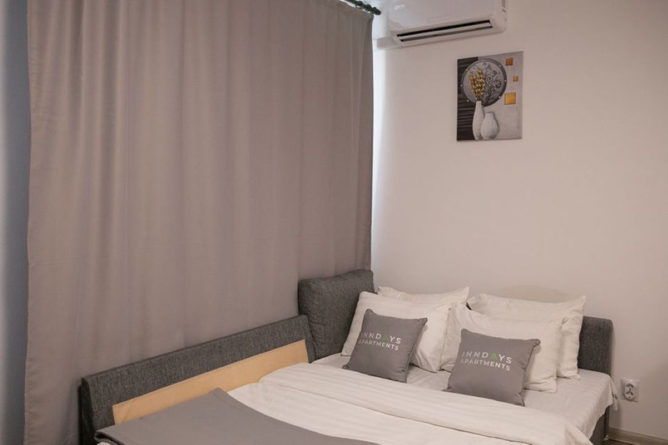 Inndays Apartments, Лог 9