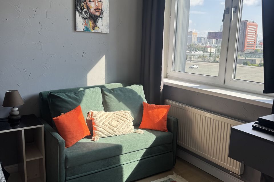 Дизайнерская студия с видом на стадион