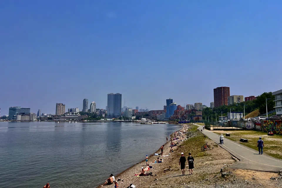 Уютная студия с видом на море недалеко от пляжа
