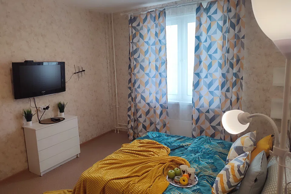 Яркая, чистая,недорогая квартира. Метро Бурнаковская, ЖД вок