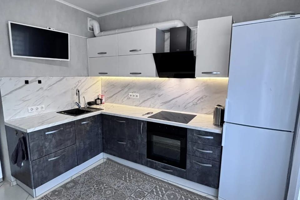 Двухкомнатная квартира в центре рядом с аэропортом 