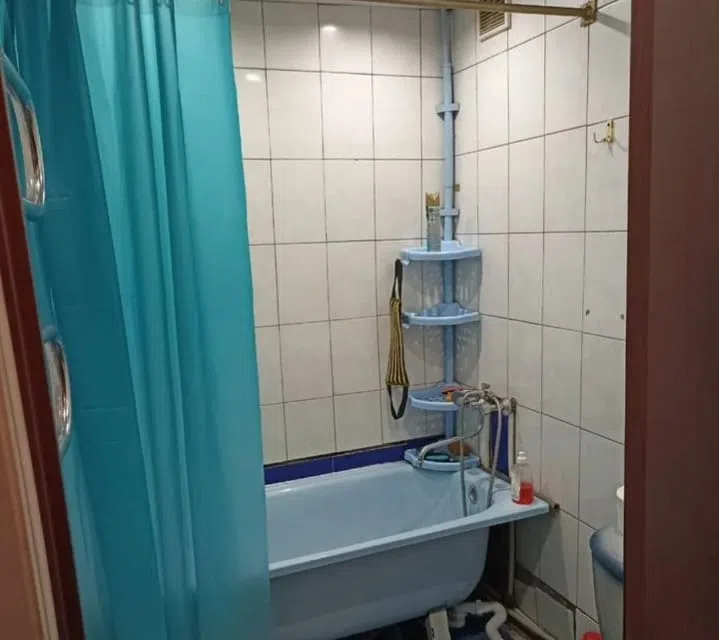 Уютная светлая квартира. Красивый вид из окна.