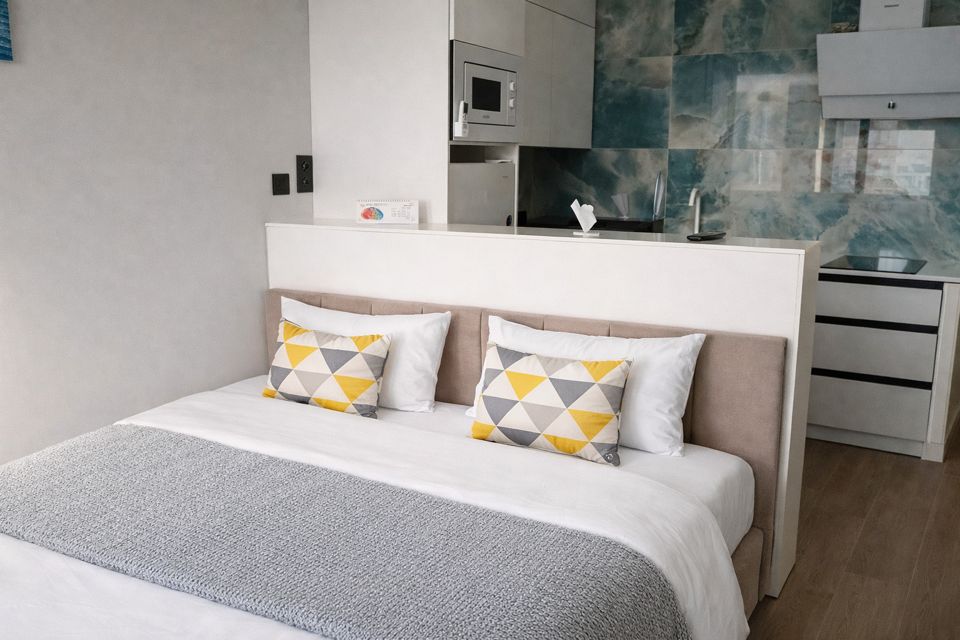 Дизайнерская студия с видом на горы