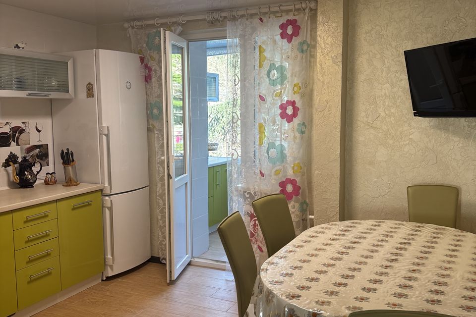 3-х комнатная квартира в центре Ялты для большой компании.