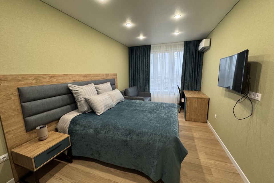 Дизайнерская квартира с видом на пруд