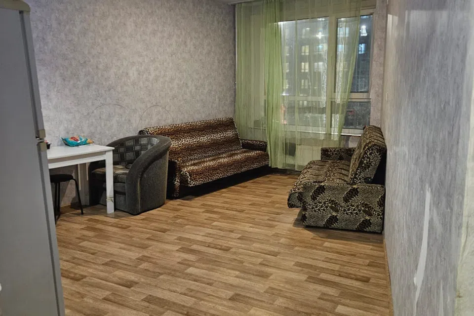 Уютная комната с балконом 