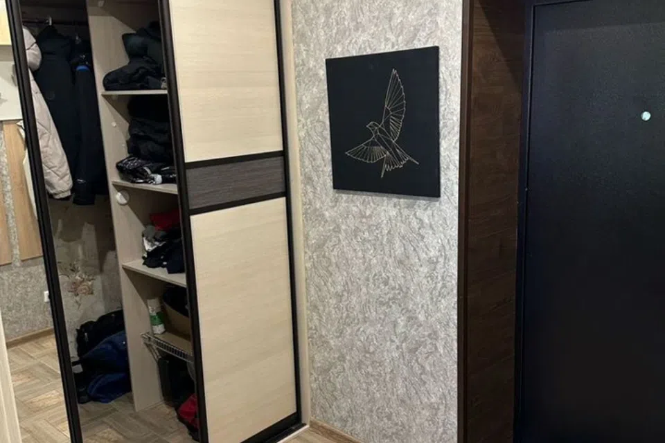 Уютная квартира с новой мебелью, и новым бытом.